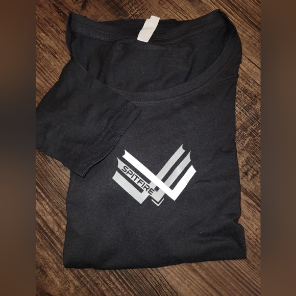 Clothing brand is called spitfire - Picture 10 of 13